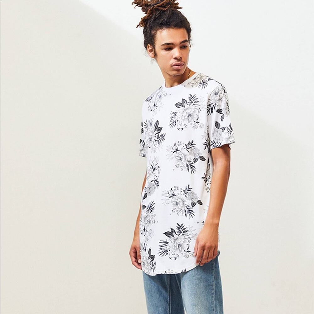 PACSUN Scallop T-Shirt M